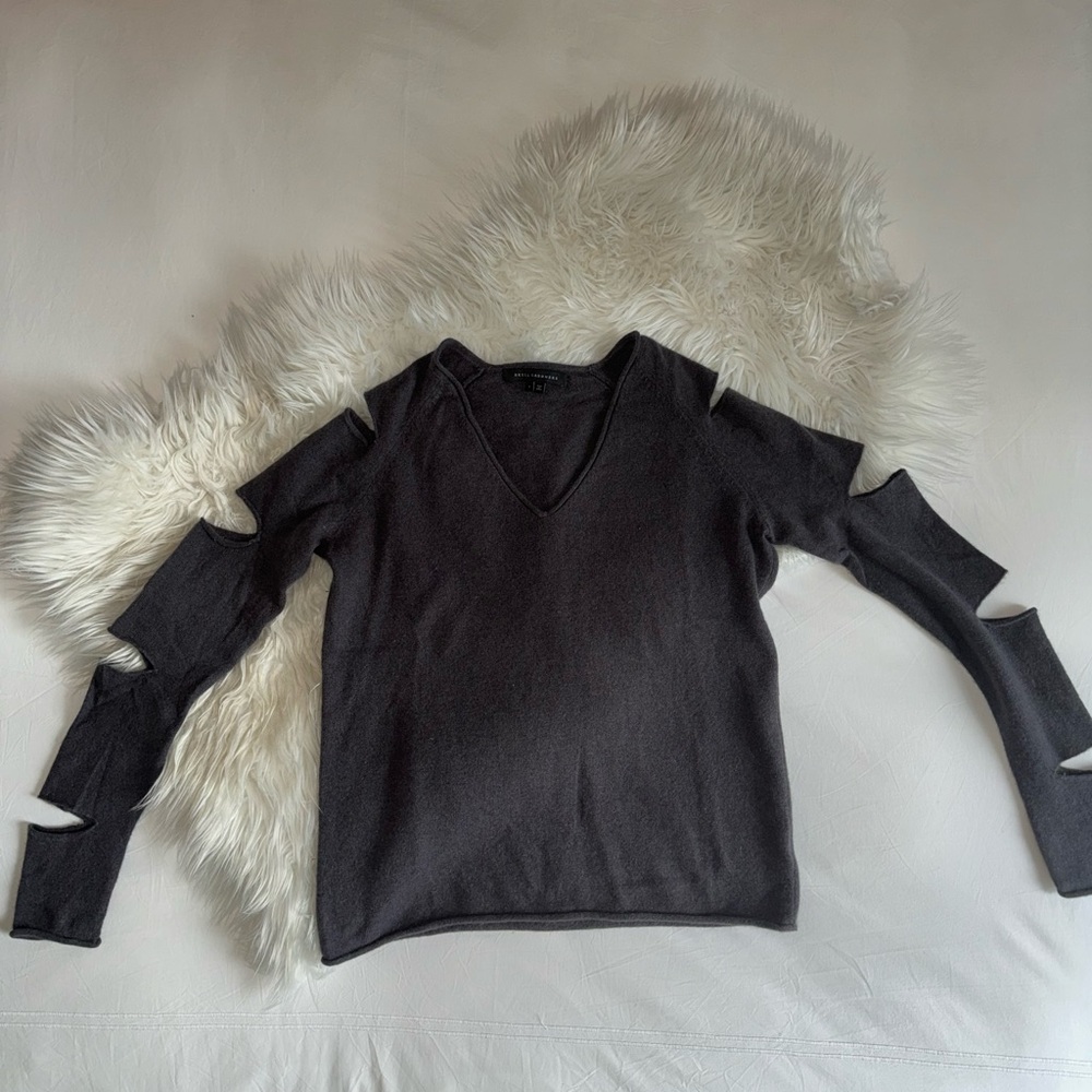 Skull Cashmere Gray / Brown / Neutral V-Neck Long Sleeve Cut Out Sweater